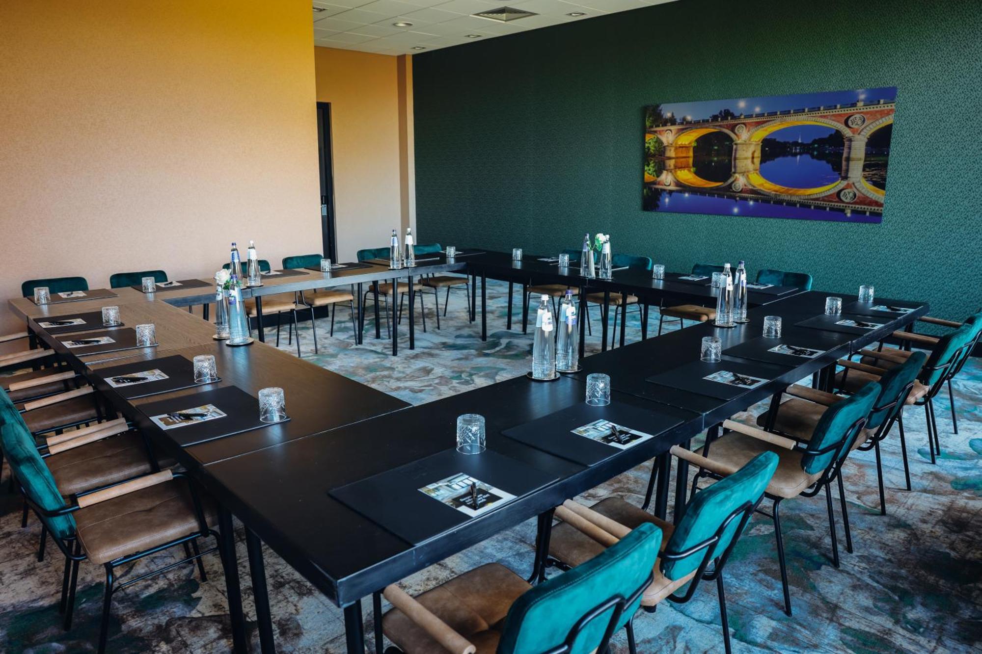 Hotel Der Valk 4*
