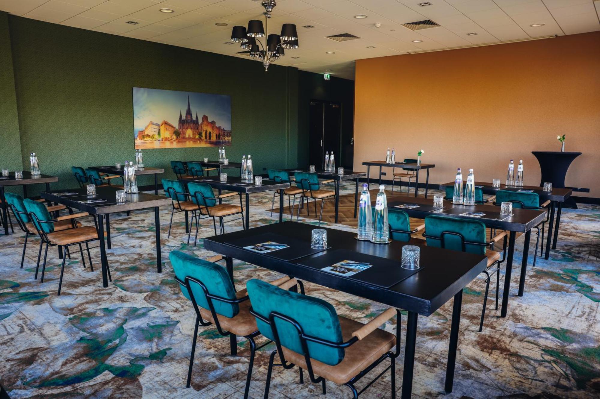 Der Valk Hotel 4*